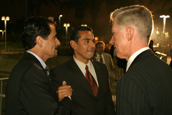 Governor Gray Davis and Los Angeles Mayor Antonio Villaraigosa.