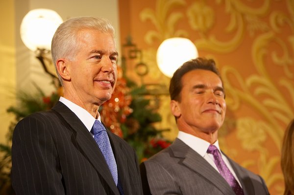 Governors Davis and Schwarzenegger at Governor Davis' Portrait Unveiling.