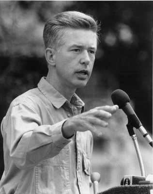 Former Assemblyman Gray Davis speaking at an environmental event.